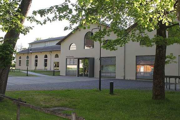 Tiefstollenhalle_aussen.JPG  